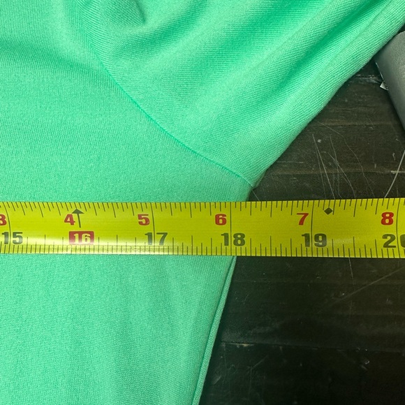 NWT Nike Legend Scoop Neck Women's Long Sleeve DriFt T-Shirt (Size M) - Picture 12 of 14